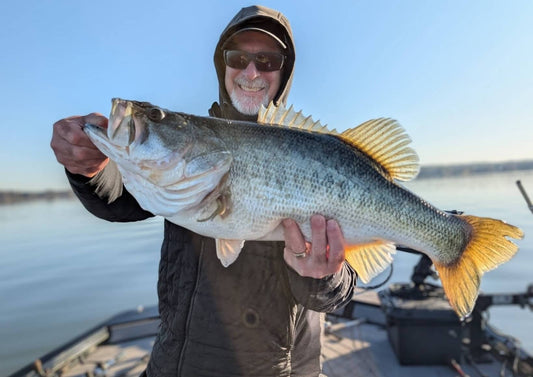 Anglers catch huge bass in deep water during winter