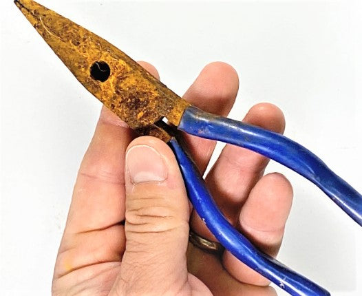 Rusty cheap fishing pliers 